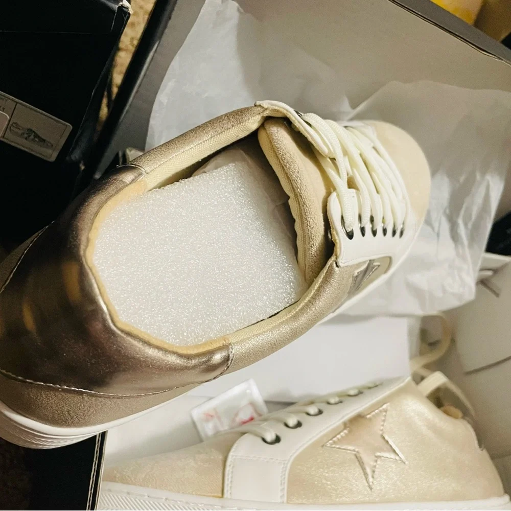 ✨NIB CUTE & SUPER ULTRA CUSHION CORKY STAR MICROSUEDE SNEAKERS! 10 - Picture 2 of 3